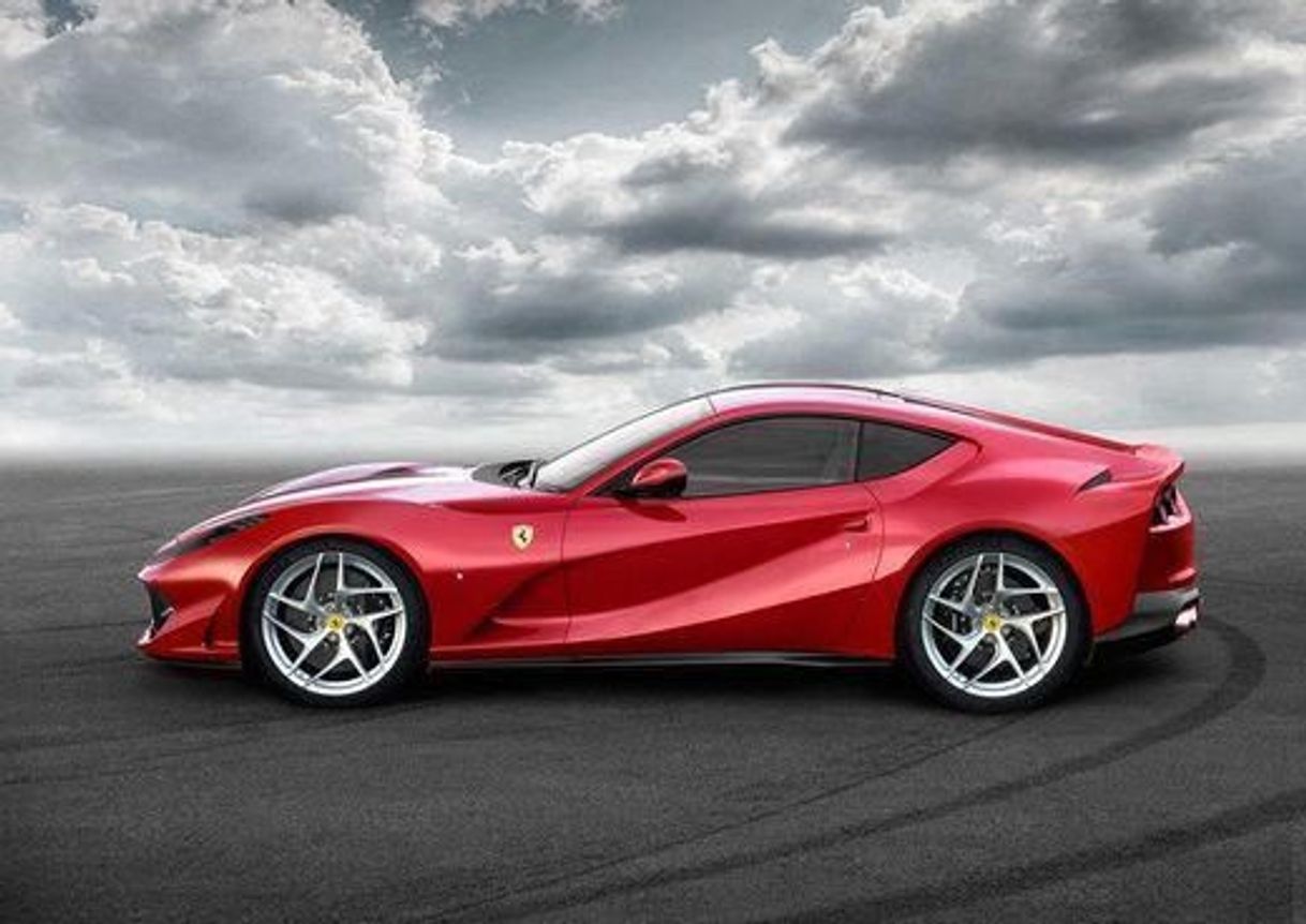 Social Ferrari 812 superfast