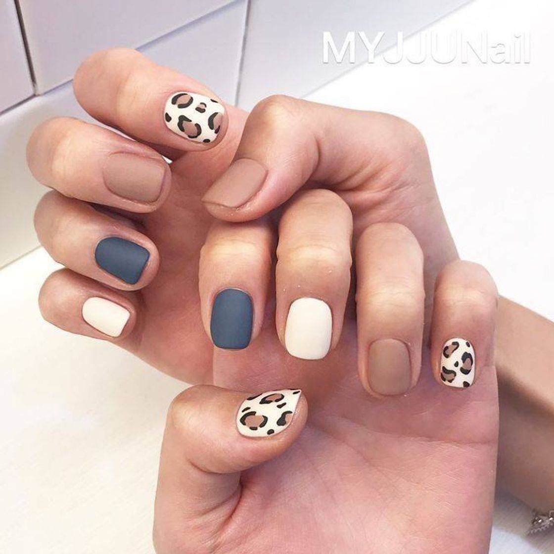 Fashion Uñas matte leopardo