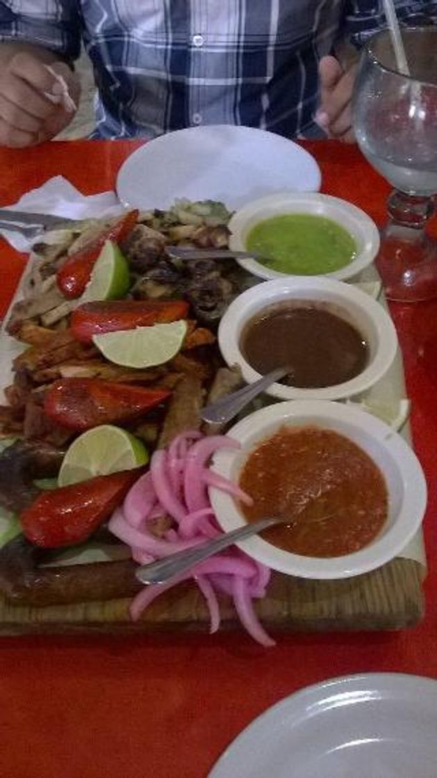 Restaurants El Nuevo Tucho 2