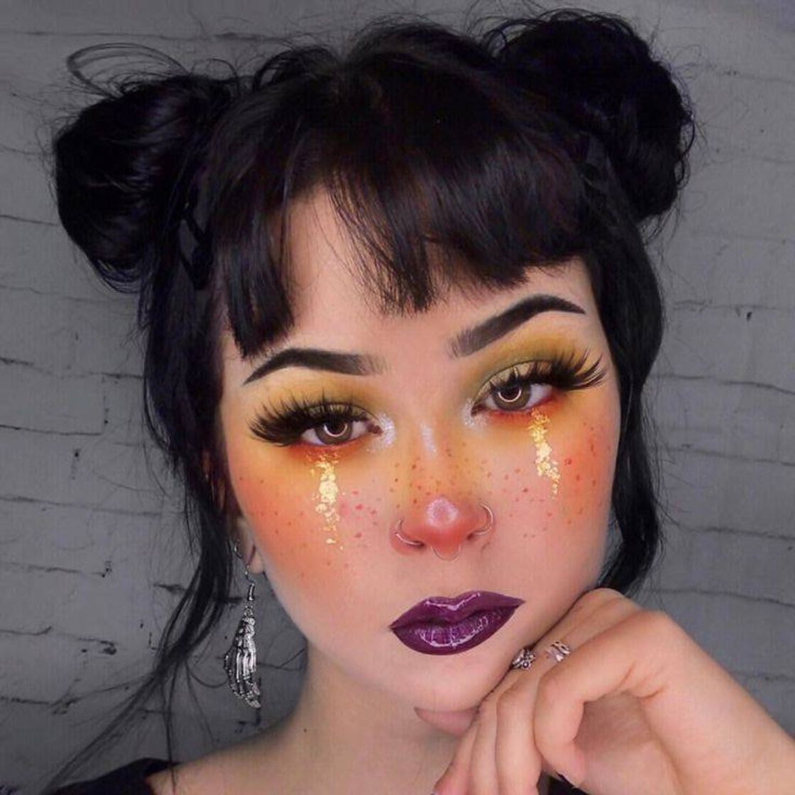 Fashion yellow makeup💛