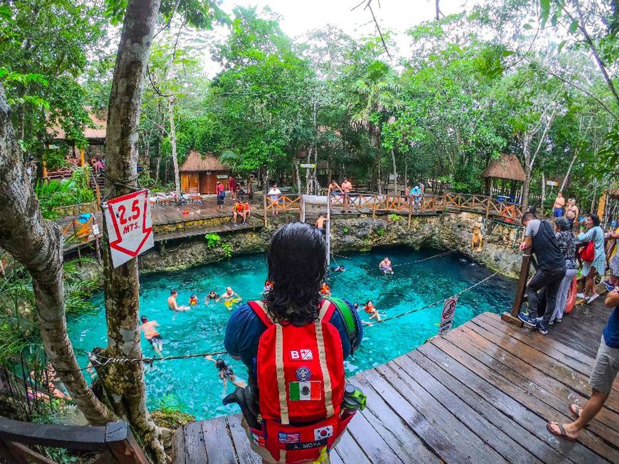 Lugar Cenote Zacil-Ha