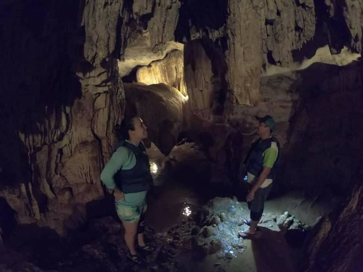 Lugar Gruta y Cenote Santa María