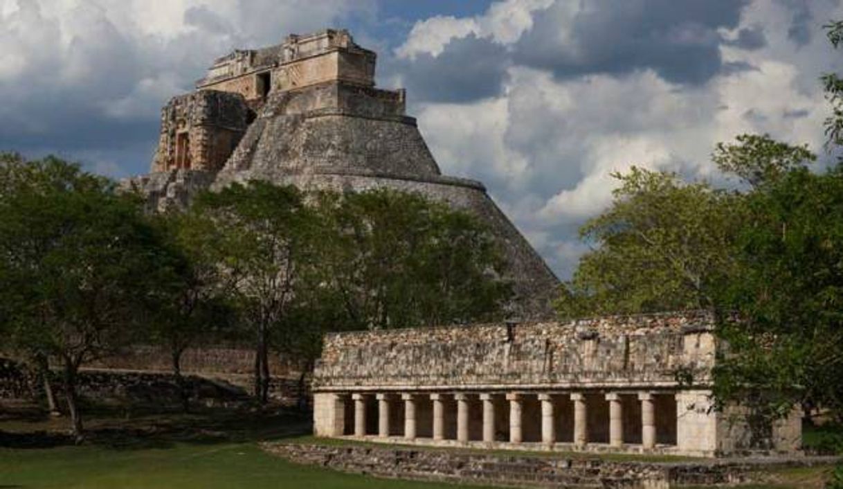 Lugar Zona Arqueológica de Uxmal