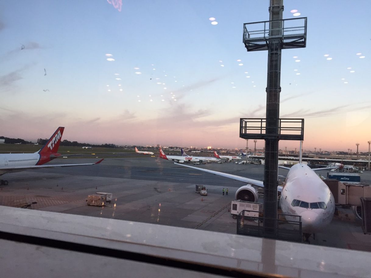 Place Aeroporto Internacional de São Paulo (GRU)