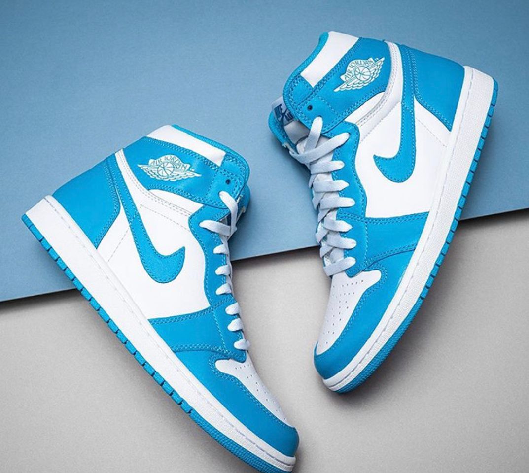 Social Air Jordan 1 Retro "UNC"