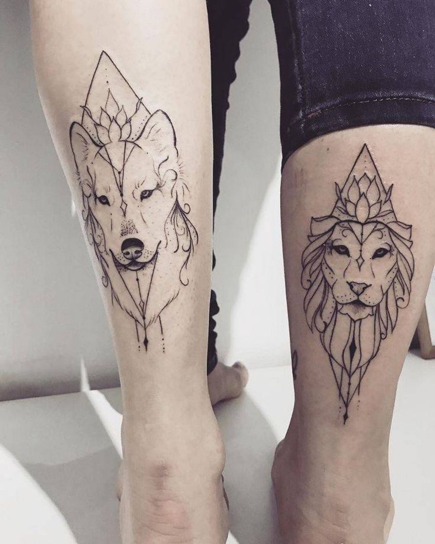 Social Tattoo feminina.