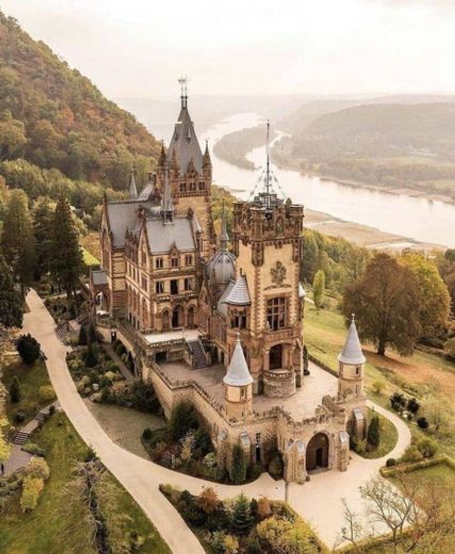 Place Schloss Drachenburg