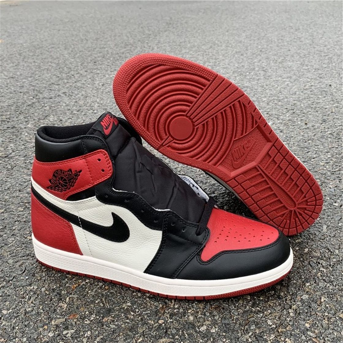 Product Nike Air Jordan 1 Retro High OG 'BRED Toe'