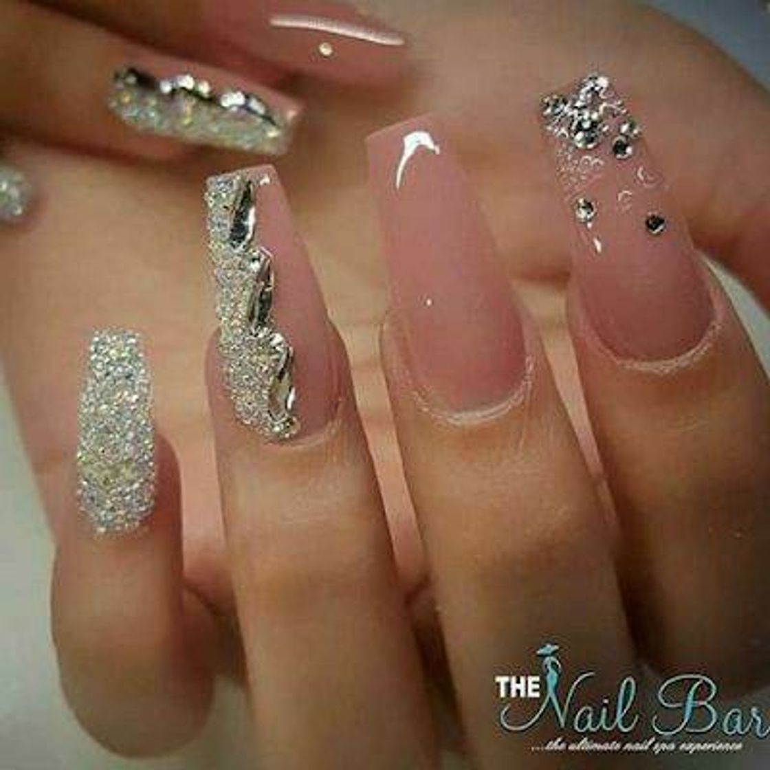 Social Unhas com pedrarias