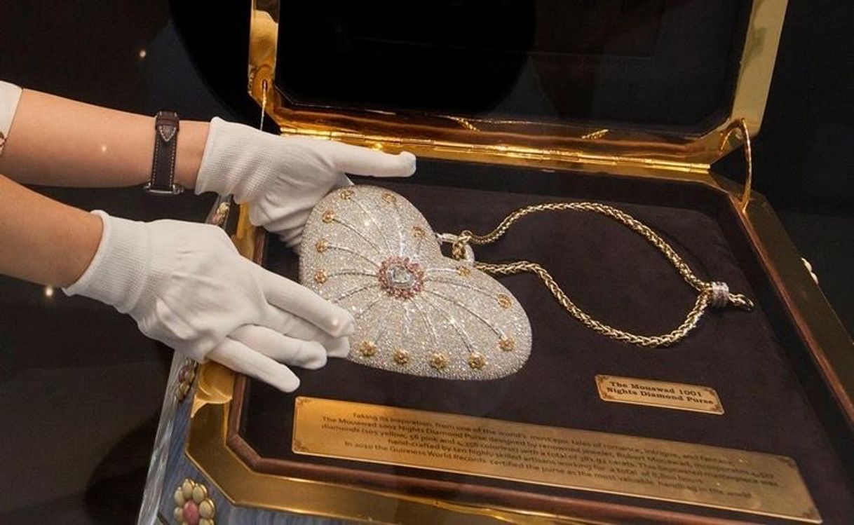 Moda Mouawad’s 1001 Nights Diamond Purse