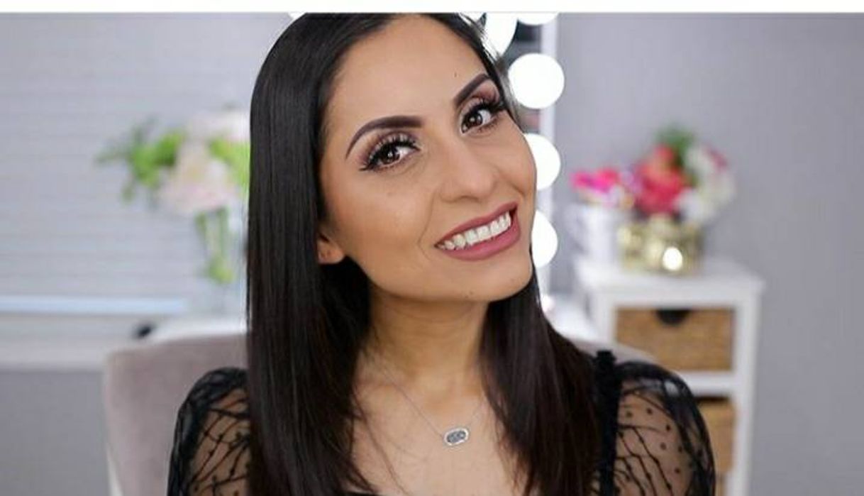 Social Isabel vlogs