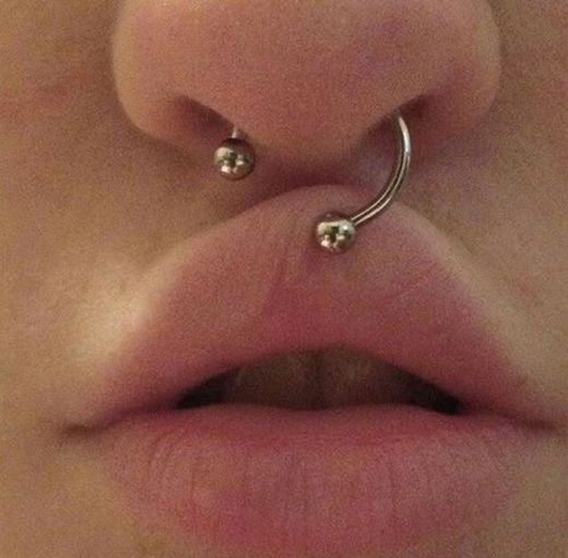 SEPTO - faça com um profissional do piercing 😻