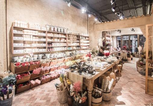Place Ofelia Home Decor