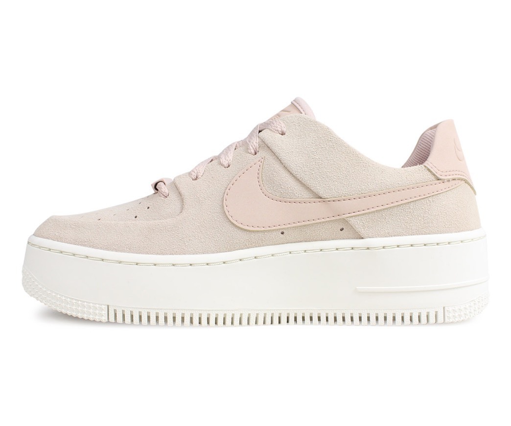 Fashion NIKE AIR FORCE SAGE LOW BEIGE PLATAFORMA