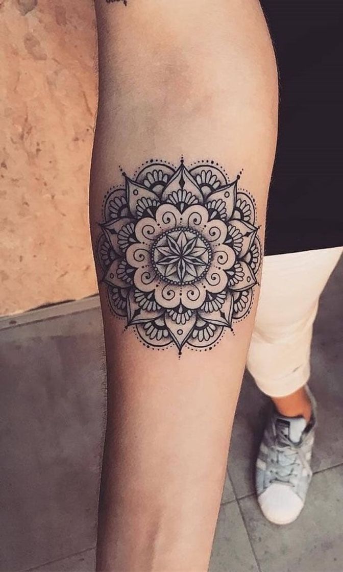 Fashion Tatuagem com mandala