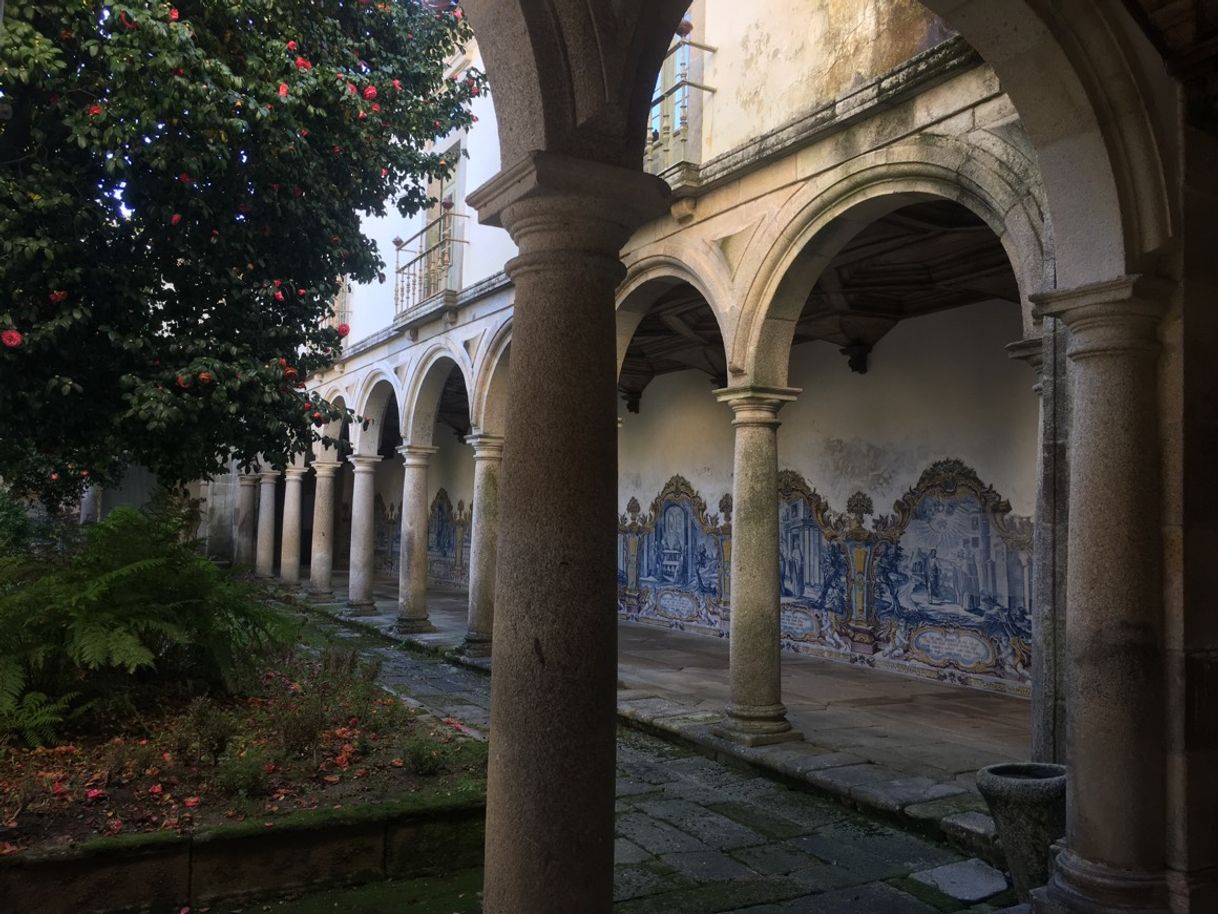 Place Monasterio de Tibães