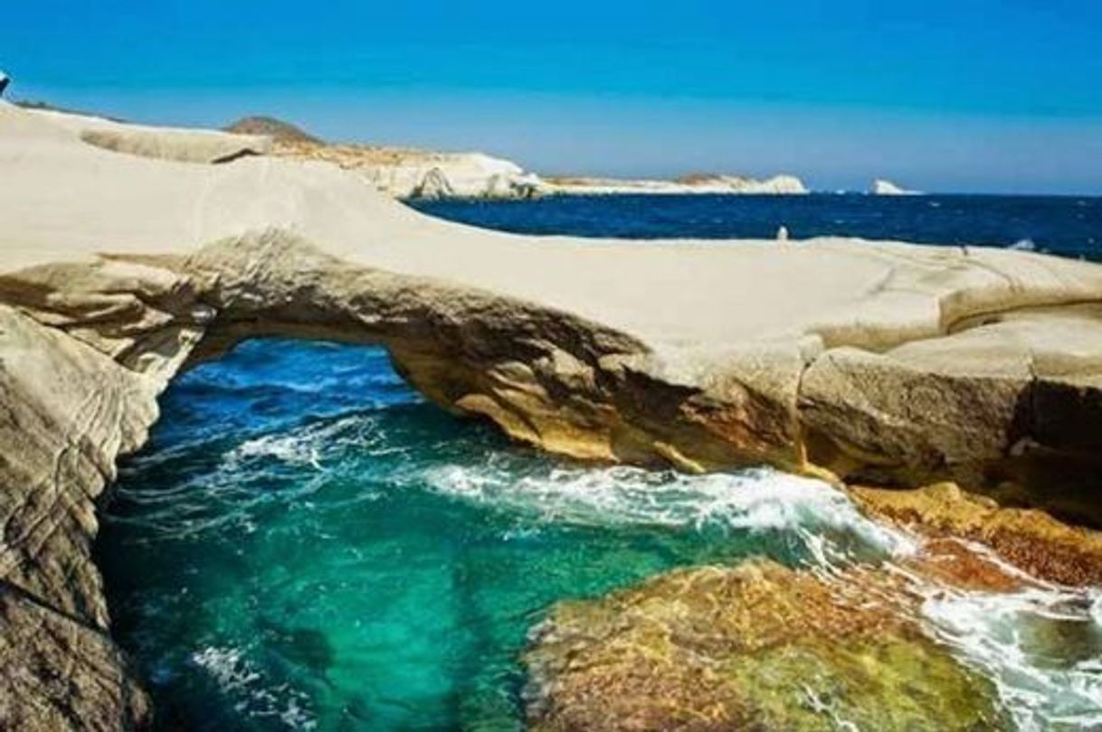 Lugar Playa Sarakiniko, Milos, Grecia