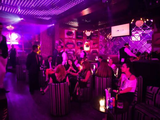 La Tirada Restaurante Bar Karaoke