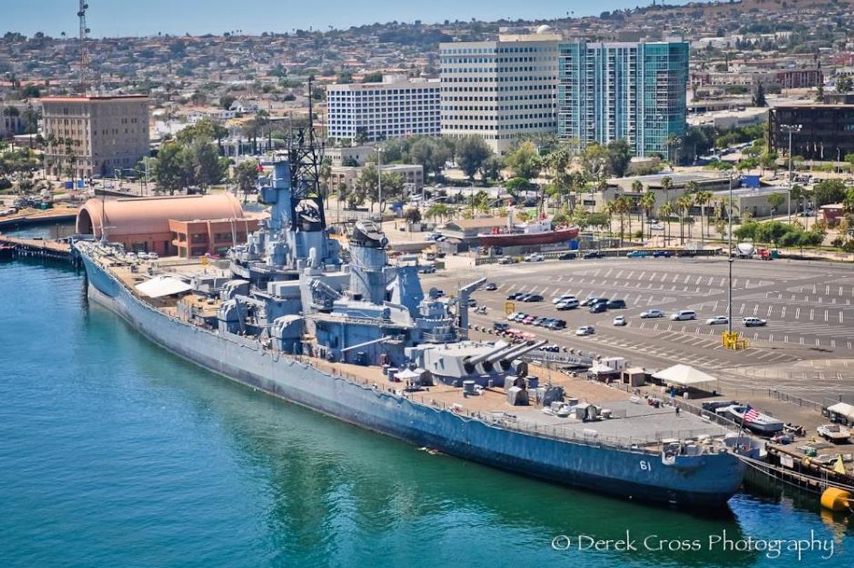 Lugares Battleship USS Iowa Museum