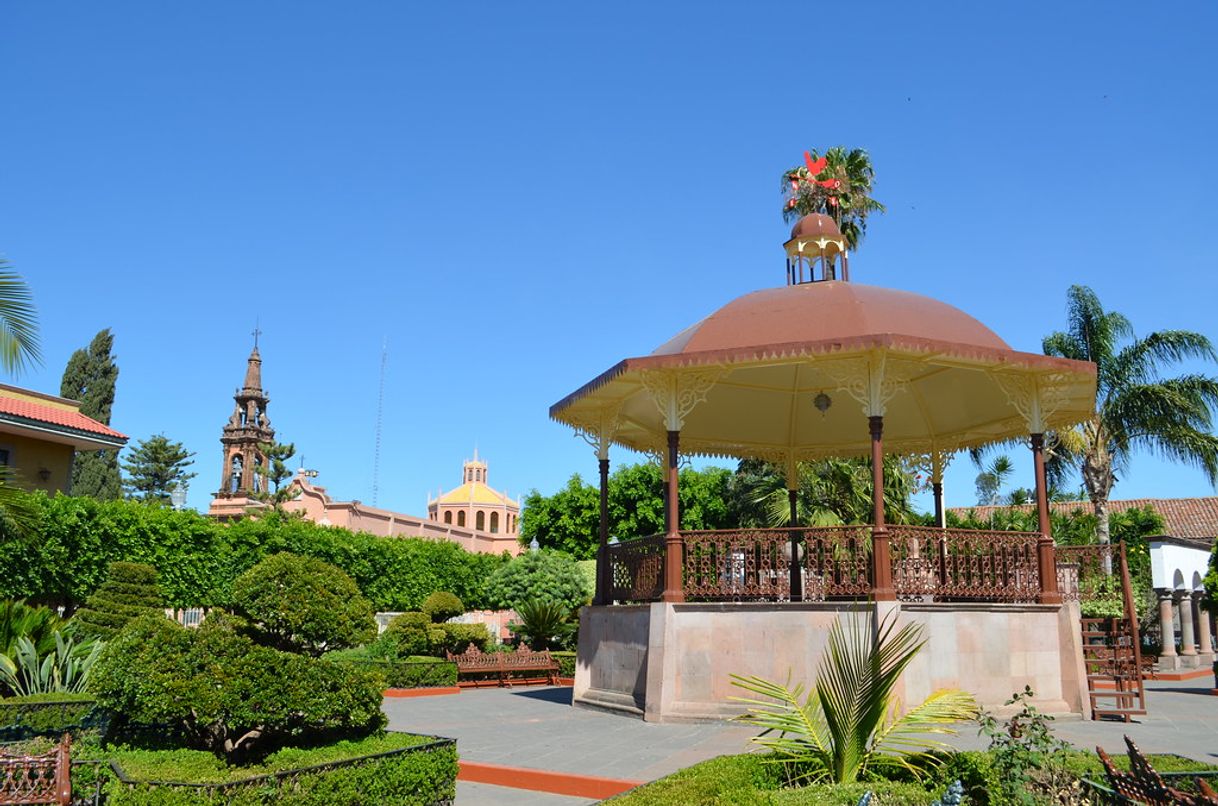 Santiago Tangamandapio