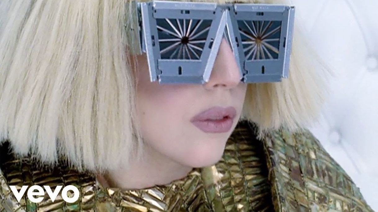 Moda Bad Romance (Video Oficial) - Lady Gaga