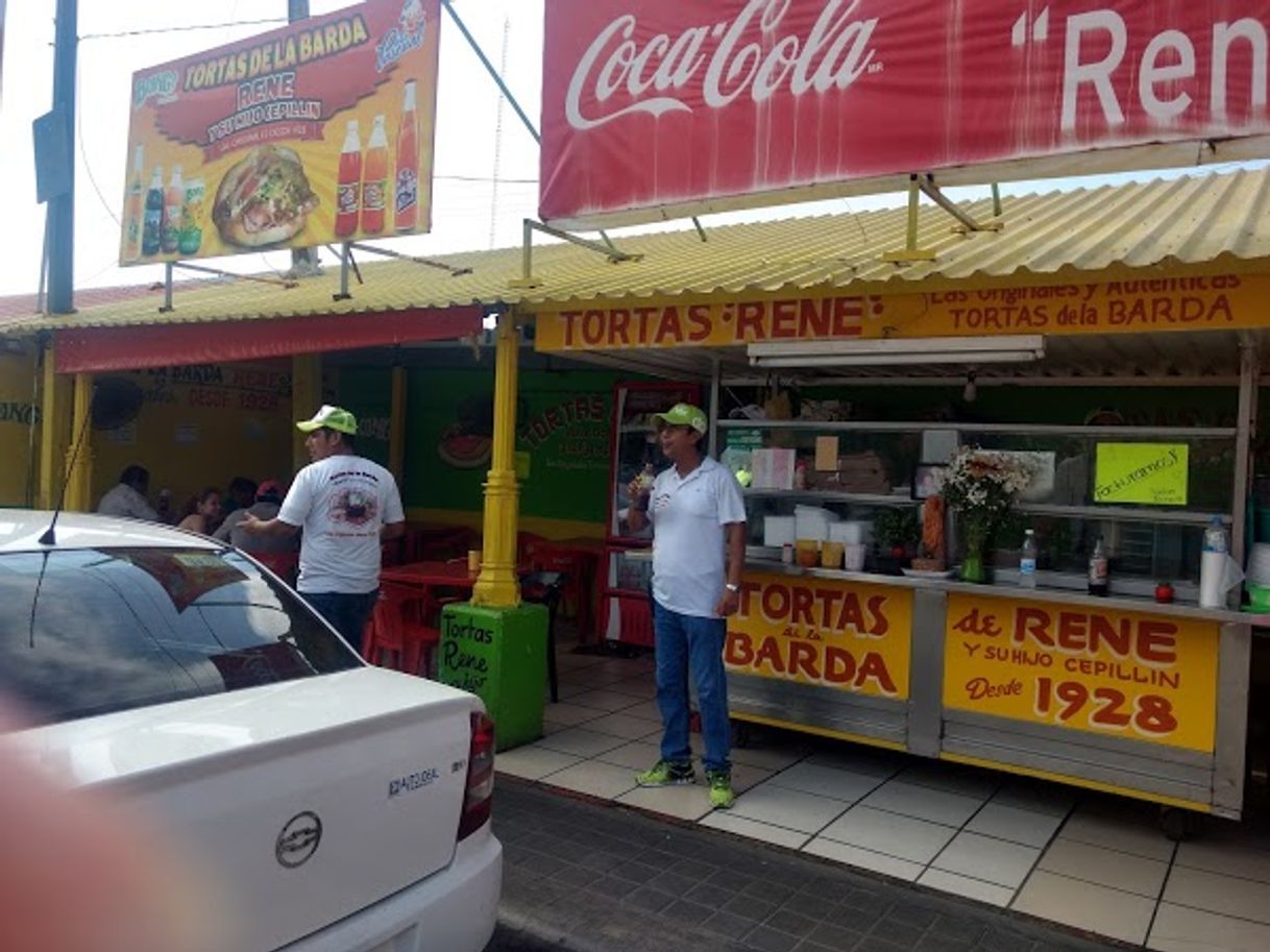 Restaurants Tortas de la Barda Rene y su hijo Cepillin