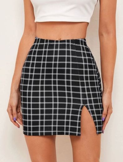 Beautiful black and white skirt 😊😎