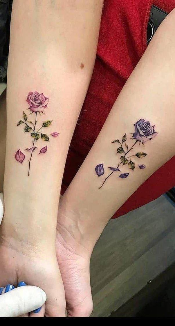 Fashion Tatuagens Rosas colorido no braço🥀❤