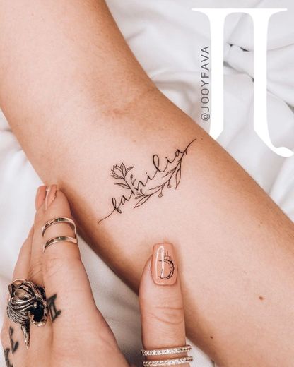 4 tatuagens femininas de traços finos - Pinterest