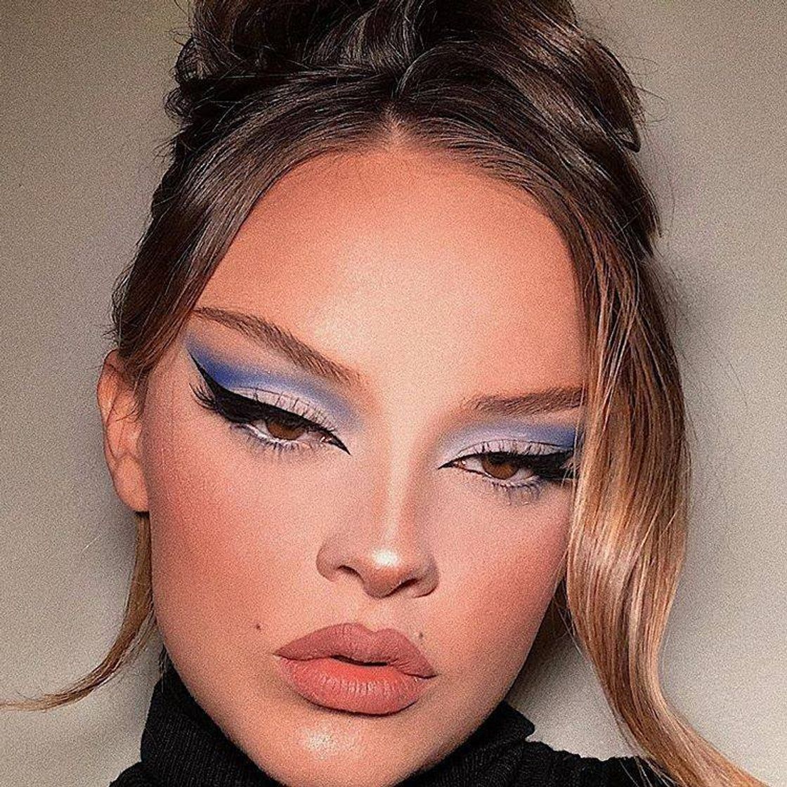 Social blue and white 