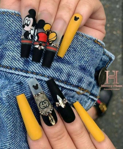 Unhas do Mickey Mouse 