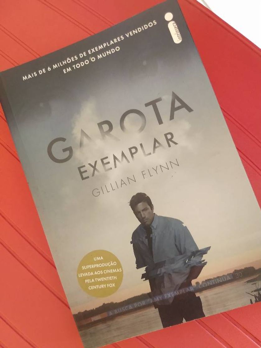 Books Garota Exemplar