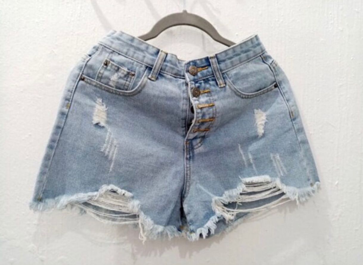 Shorts rotos con botón 