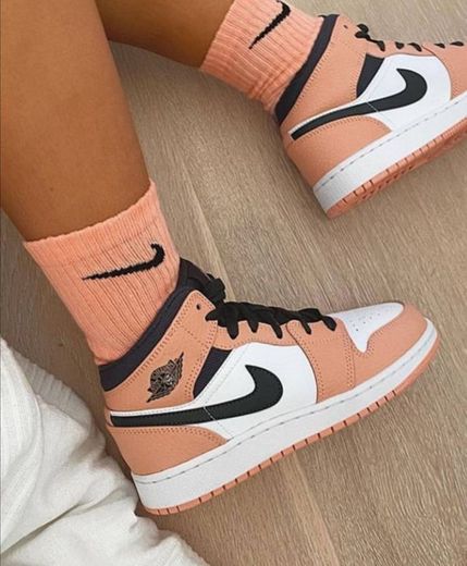 Nike Air Jordan 1 Mid