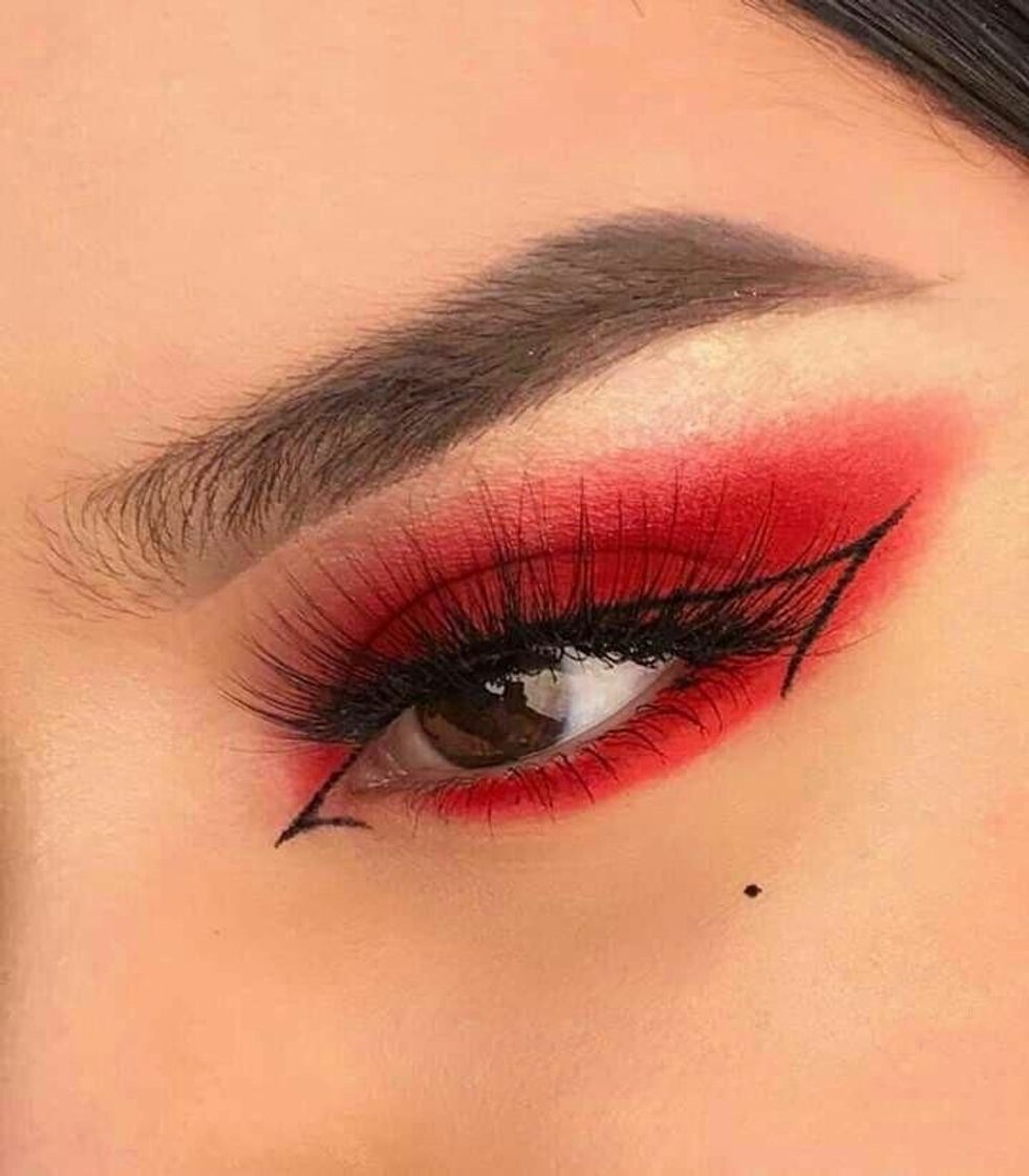 Fashion Inspiração de maquiagem (olhos vermelhos)❤️✨