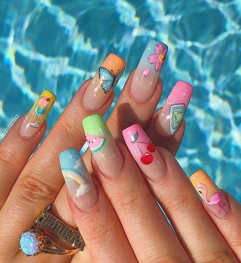 Social unhas coloridas e decoradas 