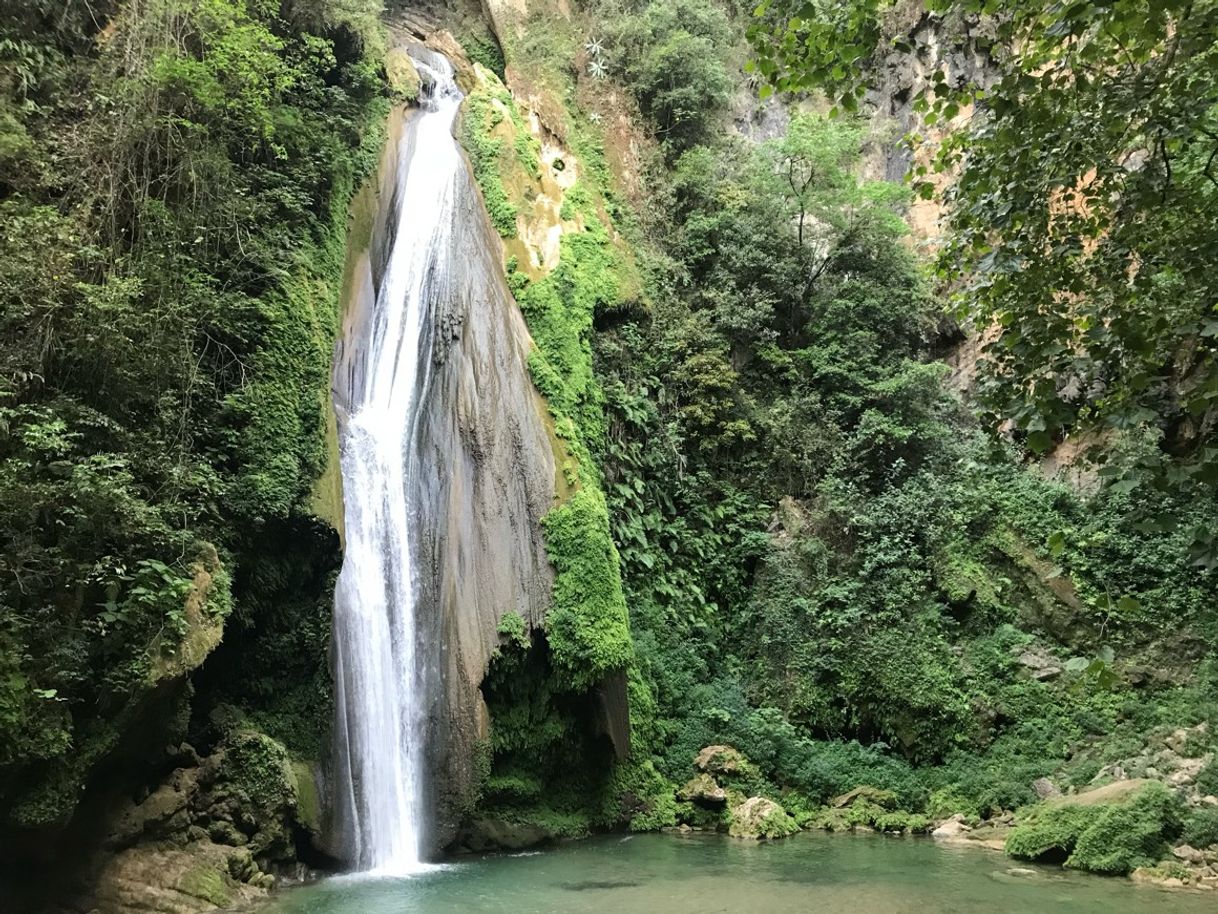 Lugar Cascada de Chuveje