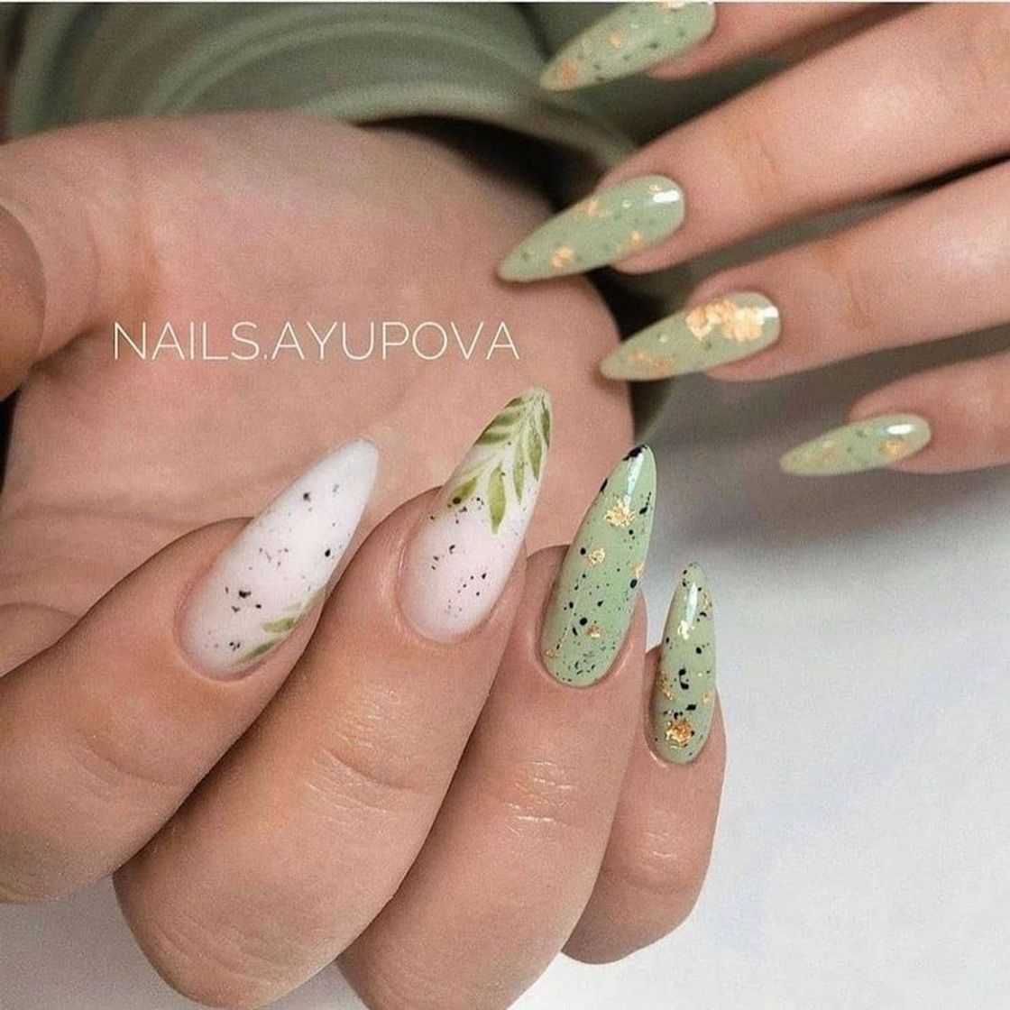 Moda Nails