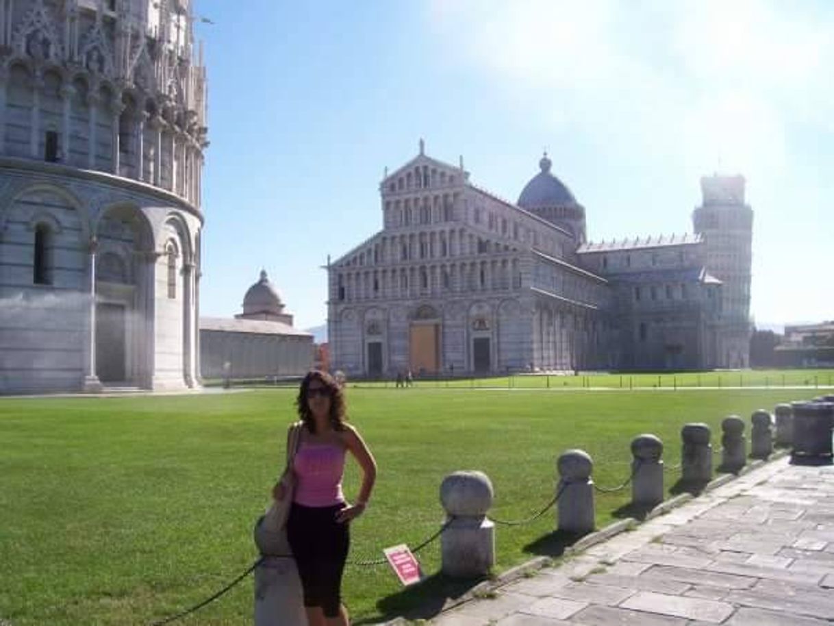 Place Battistero di Pisa