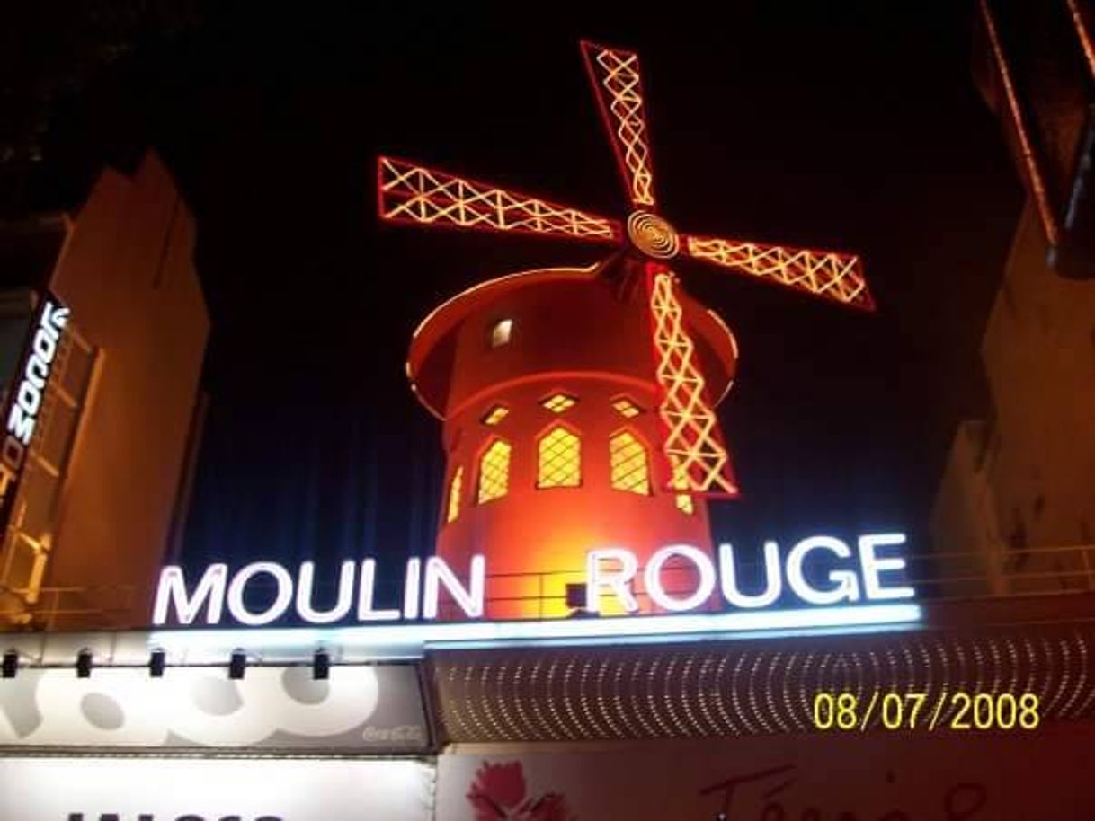 Place Moulin Rouge