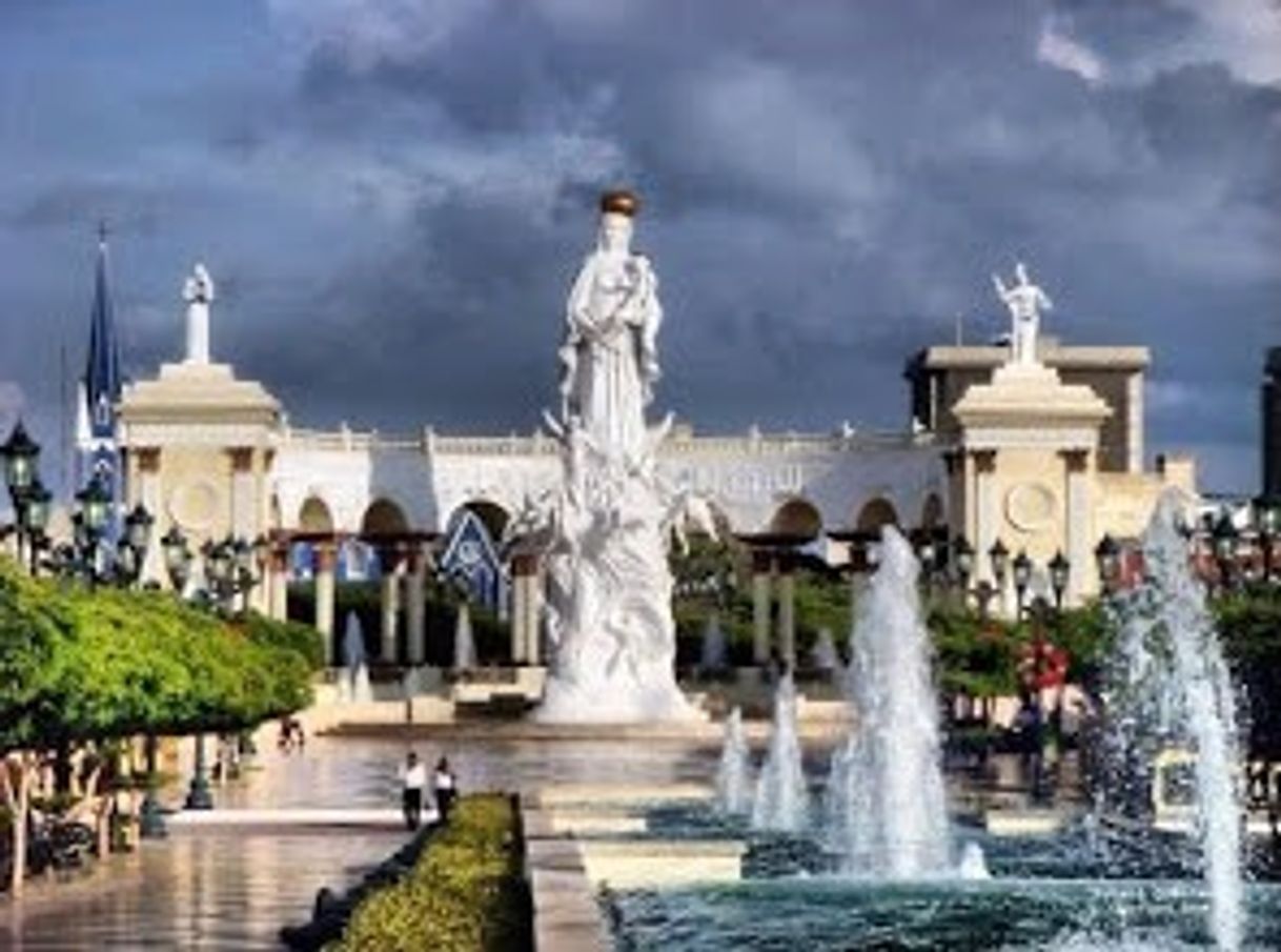 Places Monumento a Nuestra Señora de Chiquinquirá