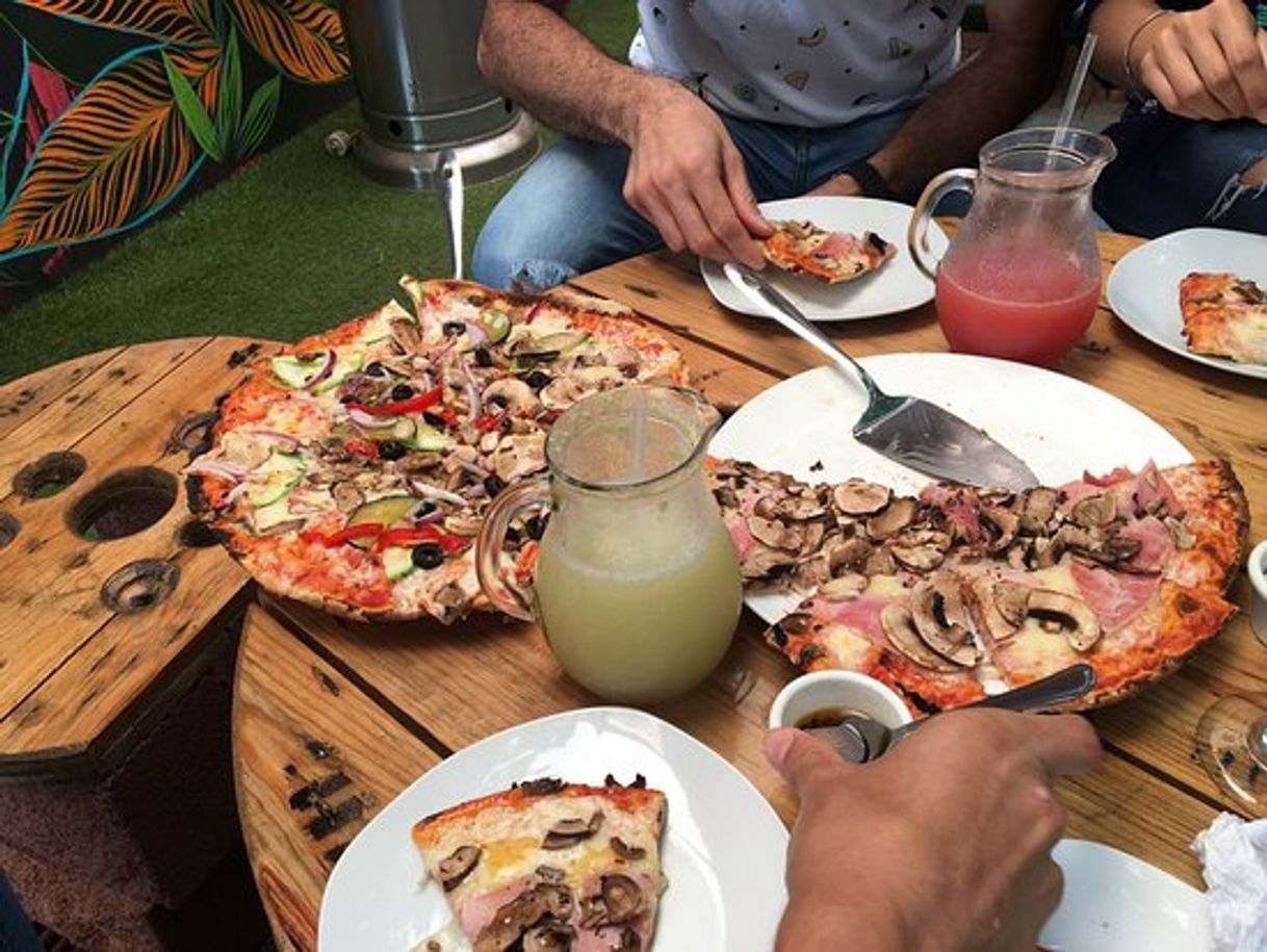 Restaurantes Woods Pizza & Beer Garden