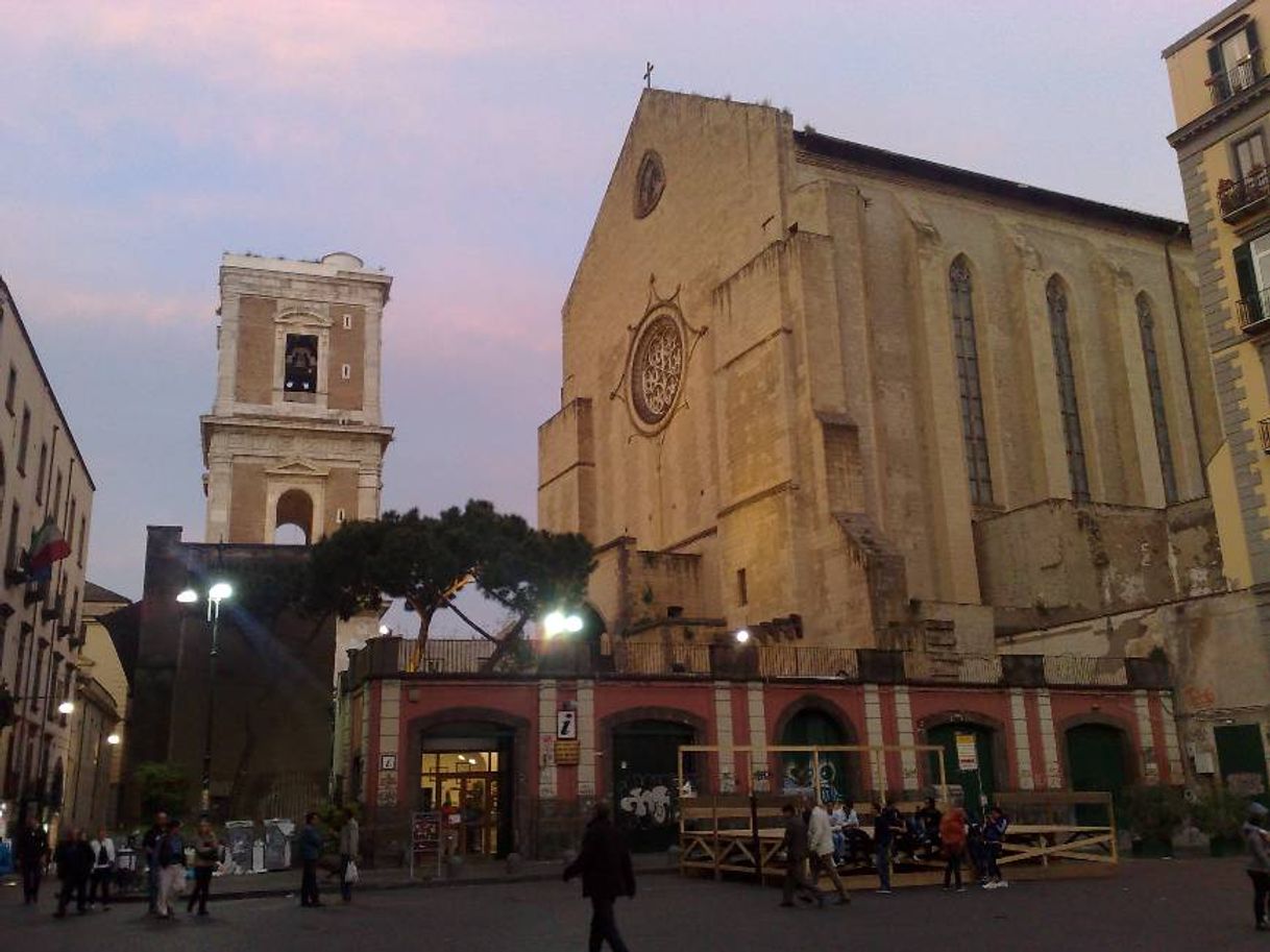 Place Chiesa Di Santa Chiara