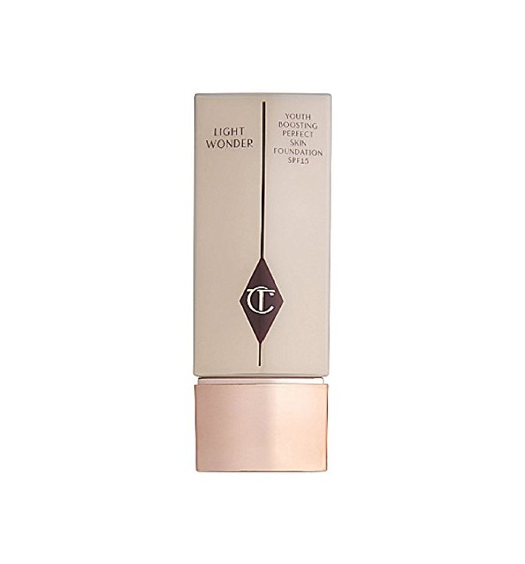 Social Base de maquillaje Light Wonder de Charlotte Tilbury