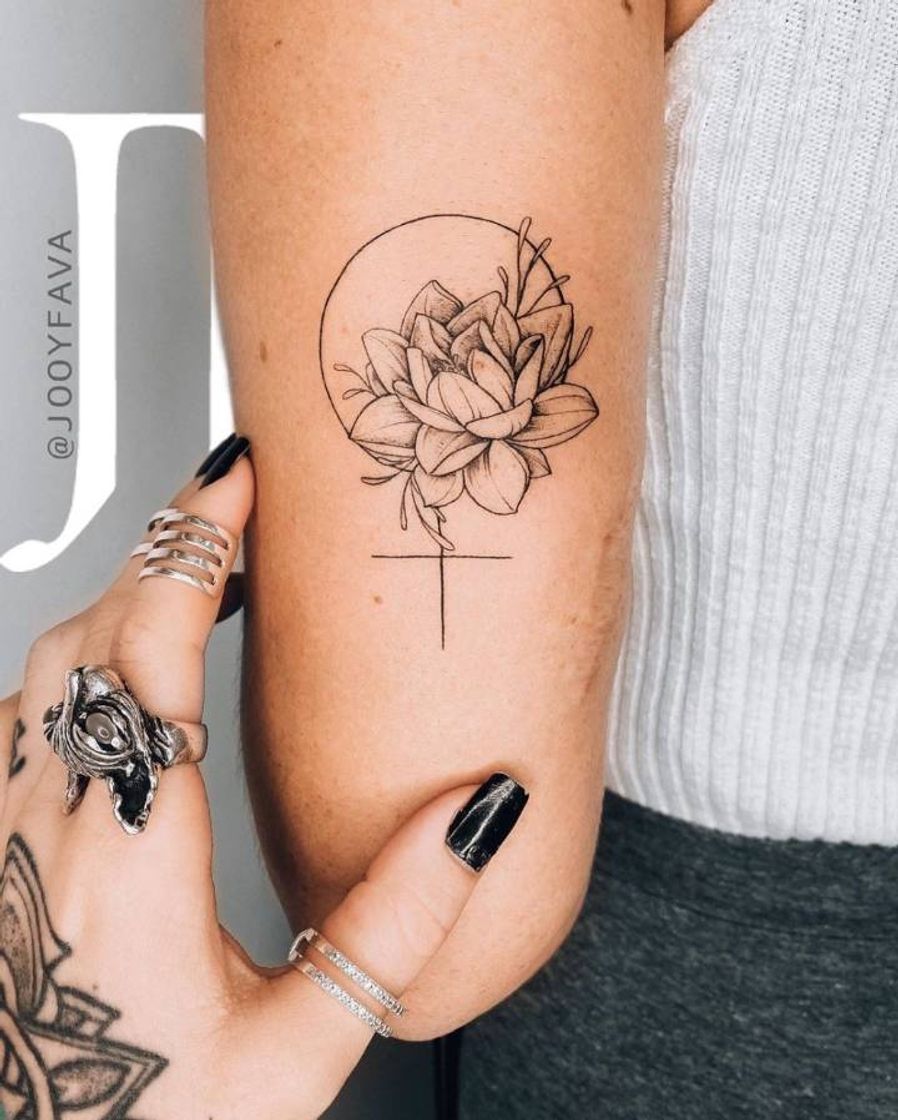 Fashion Inspirações de tatuagens femininas