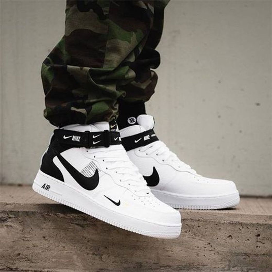 Social AIR FORCE 1 MID 07 LV8

