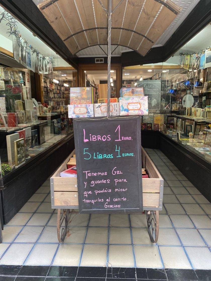 Place Librería Personajes