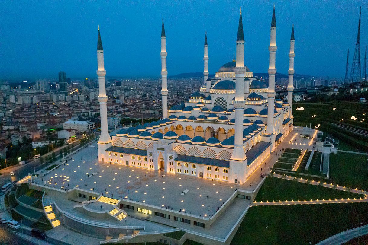 Lugares Çamlıca Masjid