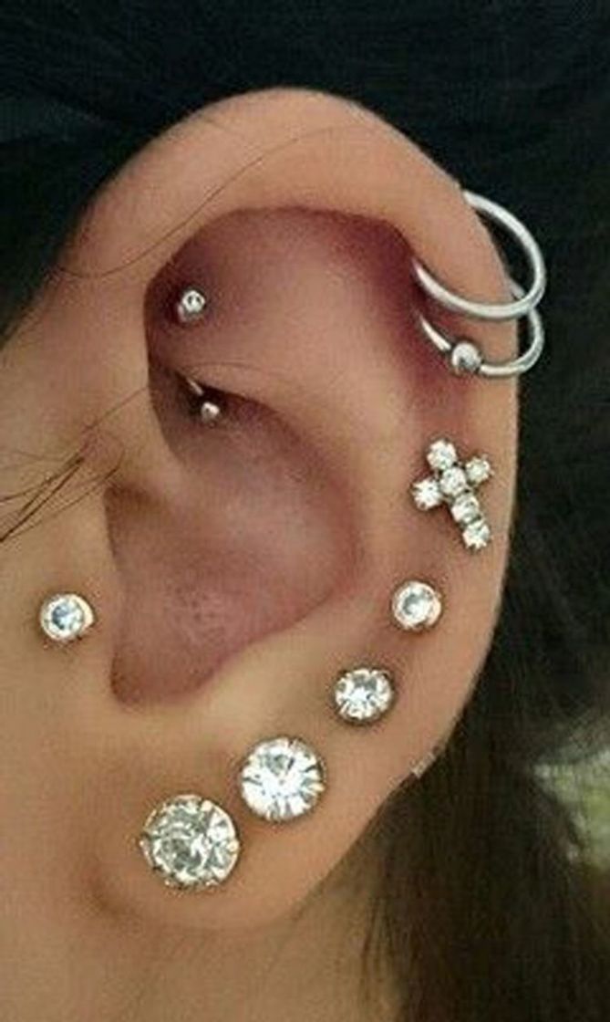 Moda piercings na orelha