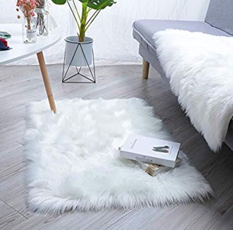 Producto Alfombra suave blanca de piel falsa para decorar 💗